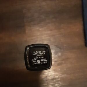 Chanel Le Rouge Duo Ultra Tenue Gloss